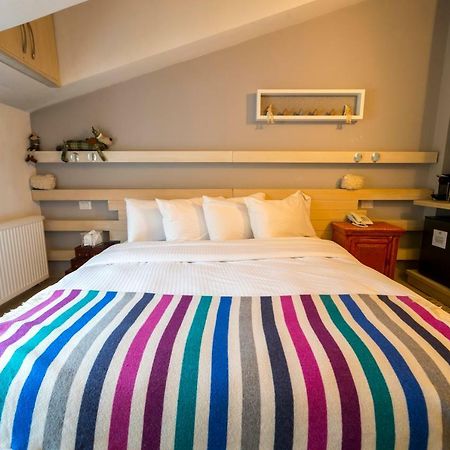 Urban Faqra Hotel Mzaar Kfardebian Kültér fotó
